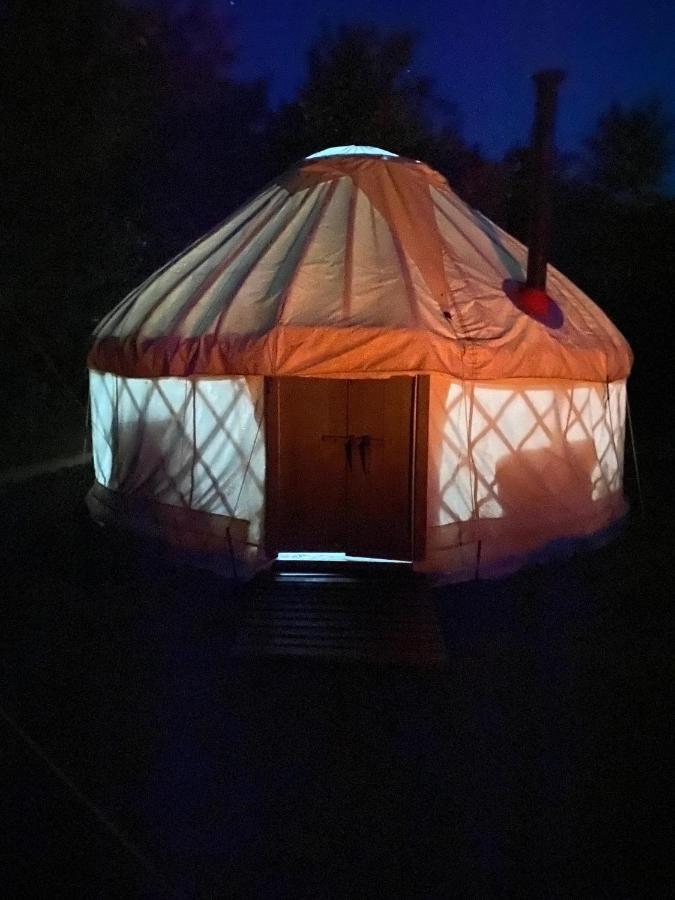 Mill Haven Place Glamping-Yurt 2 Haverfordwest Bagian luar foto